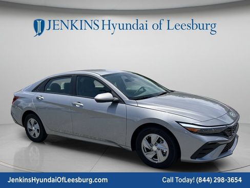 New 2025 Hyundai Elantra SE FWD image 1