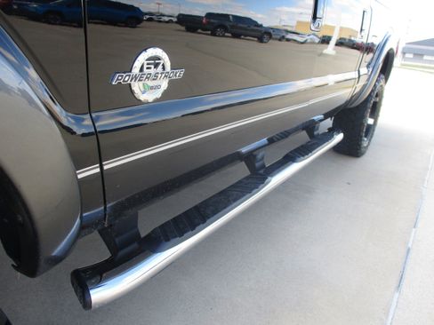 Used 2016 Ford F250 Lariat w/ Lariat Interior Package image 15