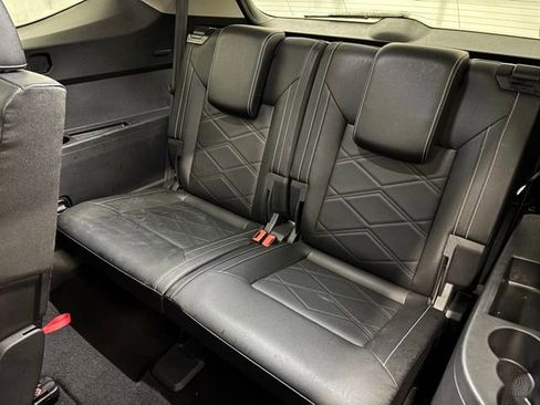 Used 2025 Volkswagen Atlas SE image 9