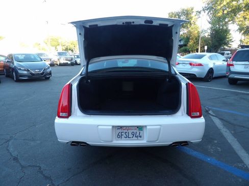 Used 2009 Cadillac DTS FWD image 10