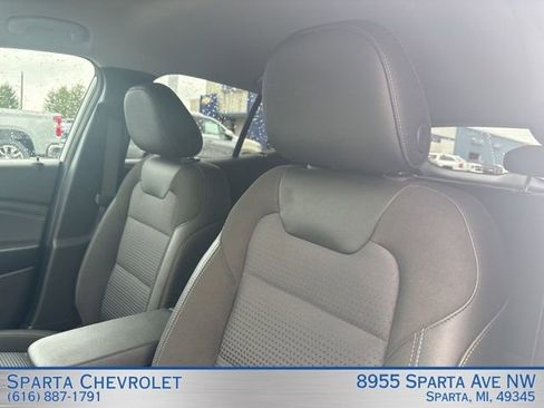 Used 2025 Chevrolet Trax LT w/ Driver Confidence Package image 10