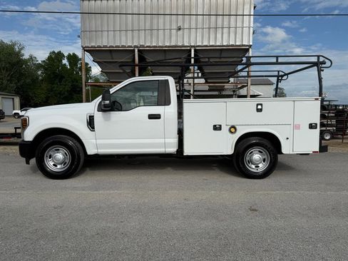 Used 2019 Ford F250 XL w/ Power Equipment Group image 2