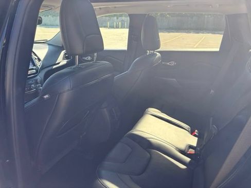 Used 2020 Jeep Cherokee Limited AWD/4WD image 18