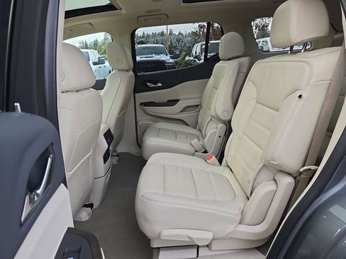 Used 2022 GMC Acadia Denali image 15