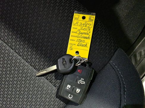 Used 2019 Chevrolet Silverado 1500 Custom image 38