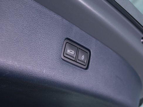 Used 2024 Genesis GV80 3.5T Advanced AWD/4WD image 9