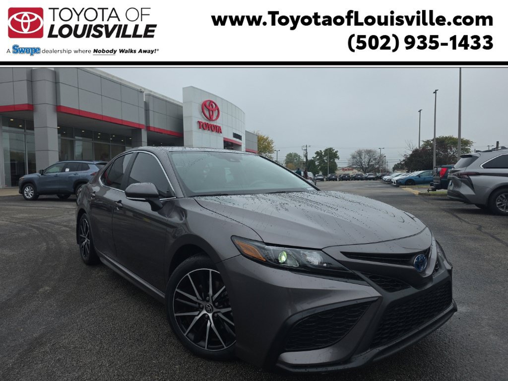 Certified 2024 Toyota Camry SE FWD image 1