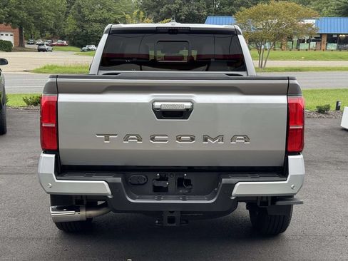 Used 2026 Toyota Tacoma Limited AWD/4WD image 23
