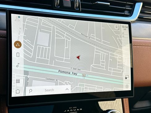 Used 2025 Jaguar F-PACE R-Dynamic S image 21