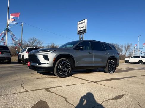 Used 2025 Buick Enclave Sport Touring image 7