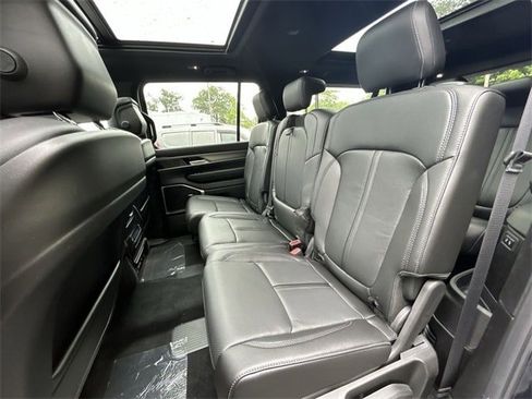 New 2025 Jeep Wagoneer L L 4X4 w/ Premium Group I image 13