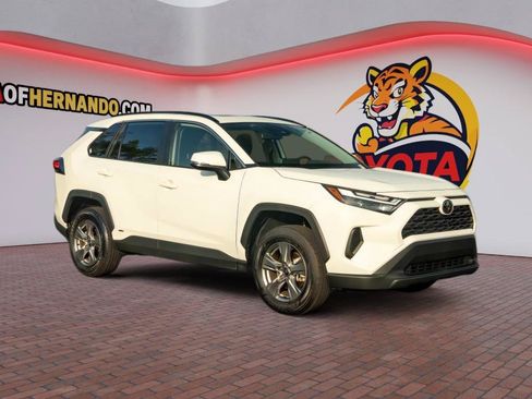 Used 2025 Toyota RAV4 XLE w/ Convenience Package AWD/4WD image 3