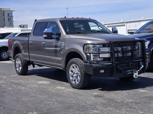 Used 2019 Ford F250 King Ranch AWD/4WD image 3