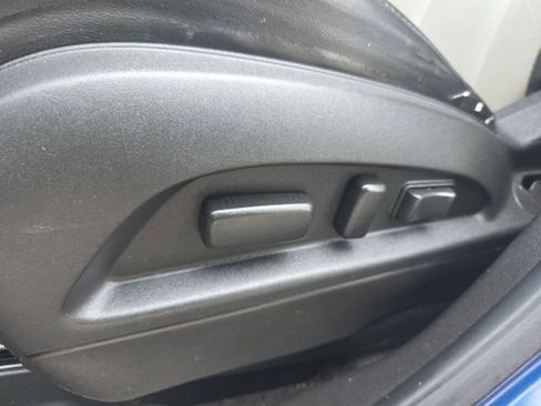 Used 2010 Chevrolet Equinox LTZ FWD image 12