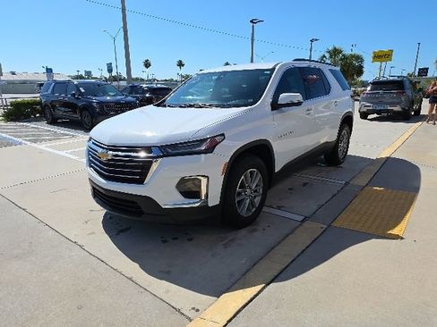 Used 2023 Chevrolet Traverse LT FWD image 8
