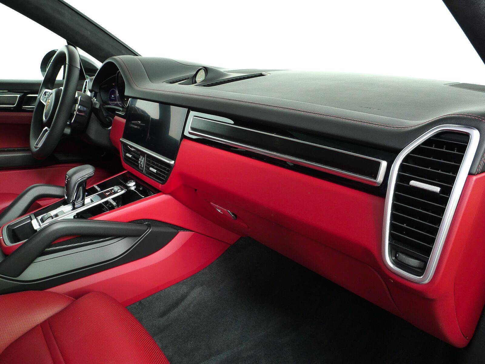 Certified 2023 Porsche Cayenne GTS AWD/4WD image 23