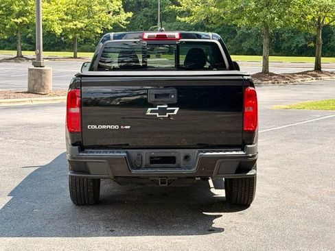Used 2017 Chevrolet Colorado Z71 w/ Z71 Midnight Edition AWD/4WD image 6