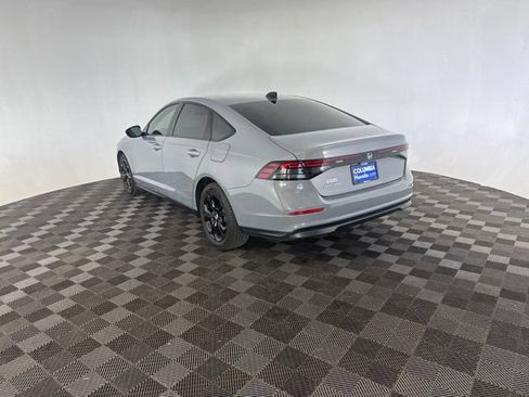 Certified 2025 Honda Accord SE image 9