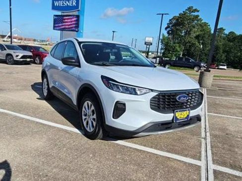 Used 2025 Ford Escape Active AWD/4WD image 2