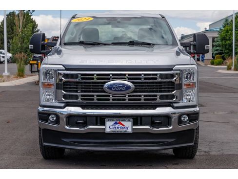 Used 2024 Ford F350 XLT w/ FX4 Off-Road Package AWD/4WD image 8