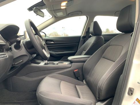 Used 2025 Nissan Altima 2.5 SV image 28