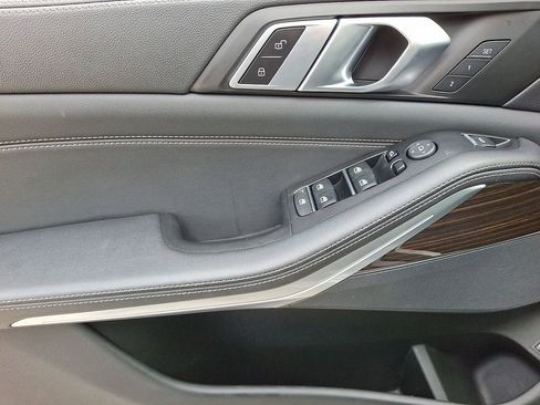 Used 2023 BMW X5 xDrive45e image 13