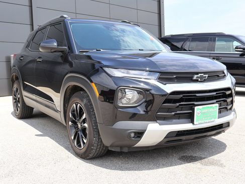 Used 2023 Chevrolet TrailBlazer LT w/ Convenience Package FWD image 6