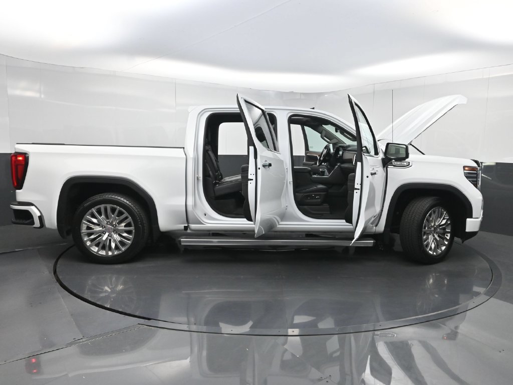 Used 2023 GMC Sierra 1500 Denali w/ Denali Reserve Package AWD/4WD image 39