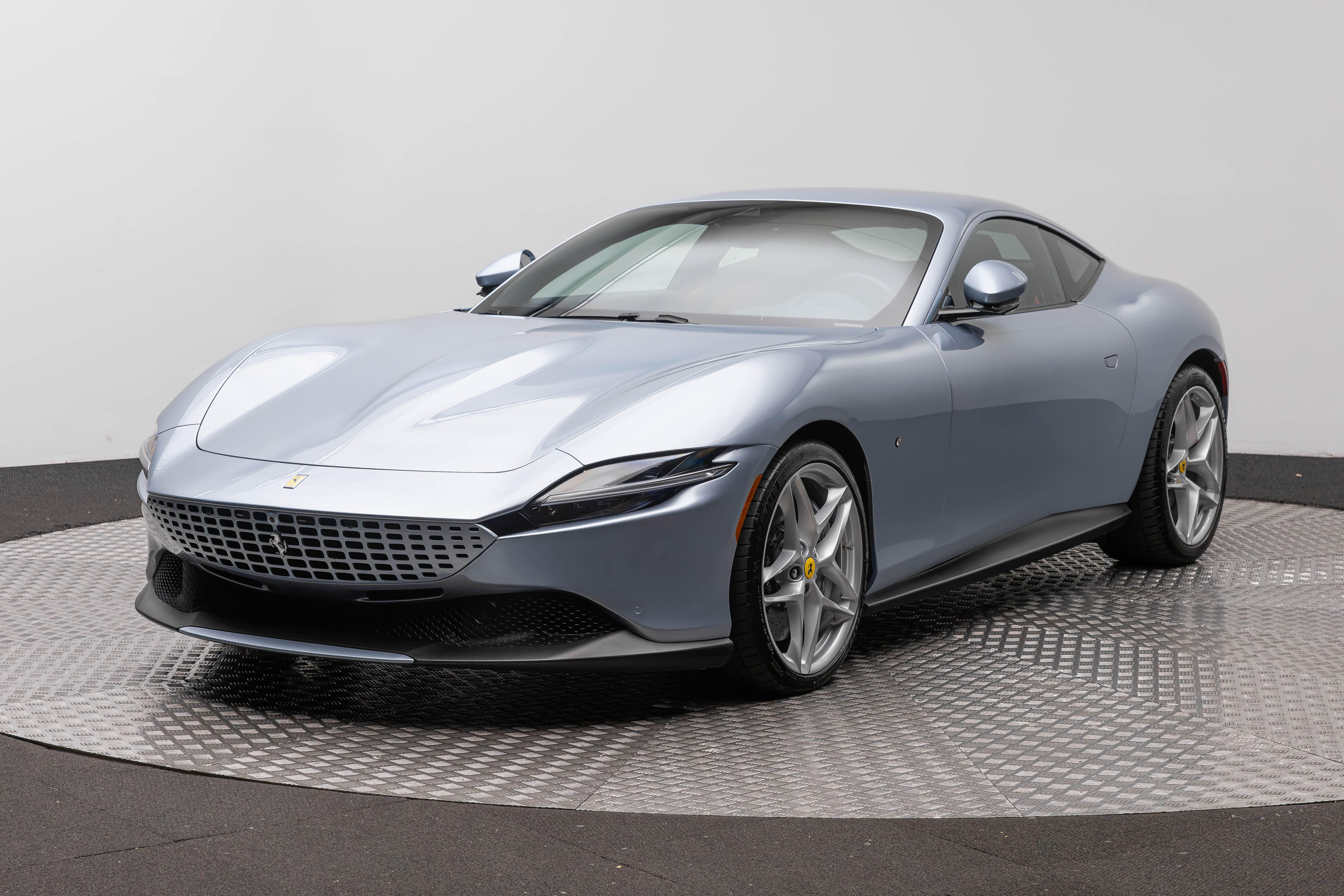 Certified 2022 Ferrari Roma RWD image 1