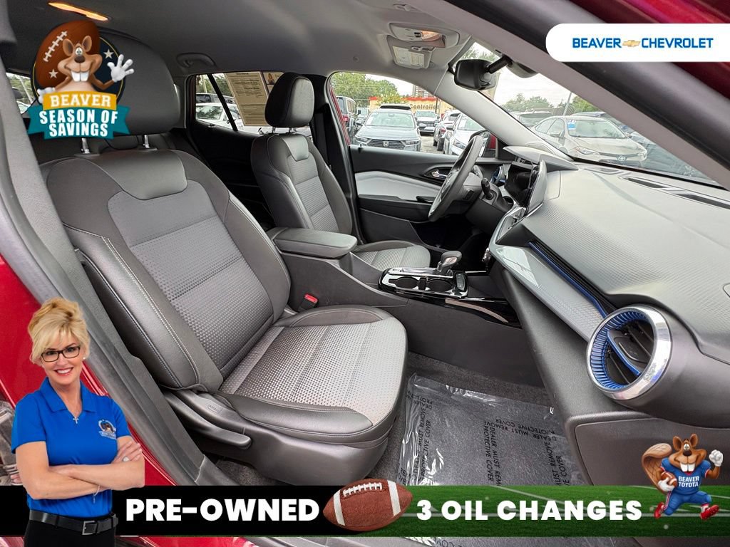 Used 2025 Chevrolet Trax LT FWD image 25