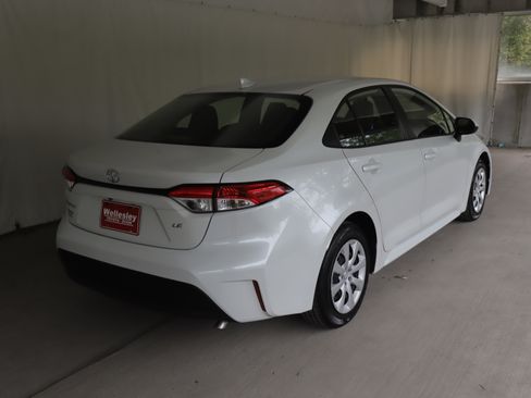 Used 2023 Toyota Corolla LE w/ Carpet Mat Package (TMS) FWD image 6