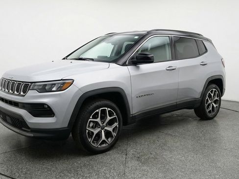 Used 2025 Jeep Compass Limited AWD/4WD image 3