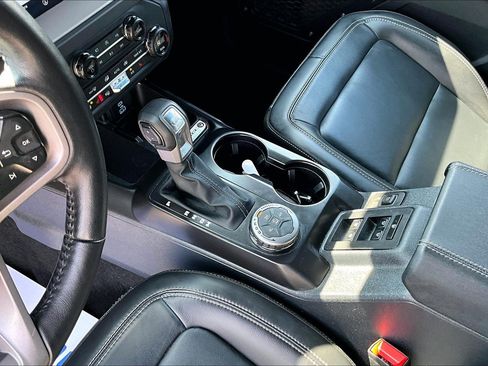Used 2025 Ford Bronco Outer Banks AWD/4WD image 15