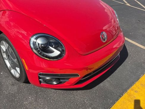 Used 2019 Volkswagen Beetle 2.0T SE image 1