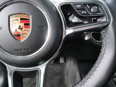 Used 2018 Porsche Macan AWD/4WD image 13