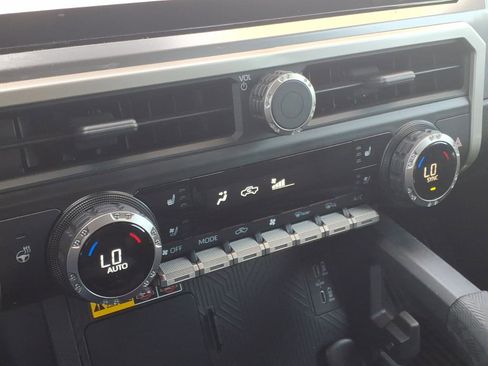 Certified 2024 Toyota Tacoma TRD Off-Road w/ TRD Off Road Premium Package AWD/4WD image 18