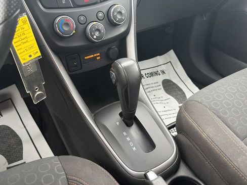 Used 2018 Chevrolet Trax LS FWD image 31