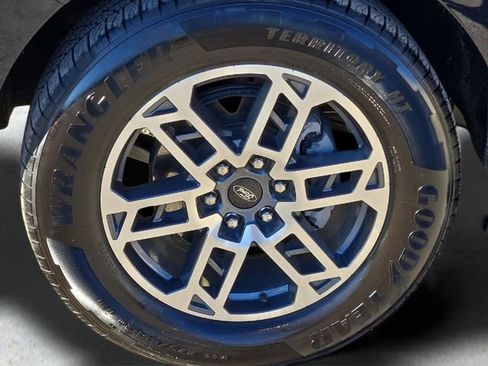 Used 2025 Ford Expedition Active image 9