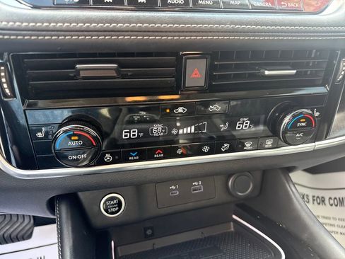 Used 2021 Nissan Rogue Platinum image 19