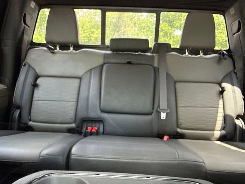 Used 2022 Chevrolet Silverado 1500 ZR2 w/ Technology Package AWD/4WD image 24