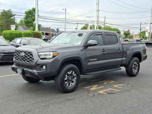 Used 2023 Toyota Tacoma TRD Off-Road w/ TRD Premium Off Road Package AWD/4WD image 3