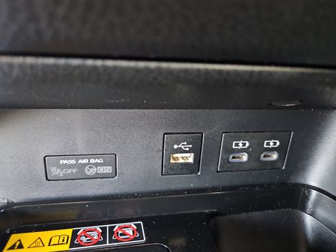 Used 2025 Toyota Camry LE image 14