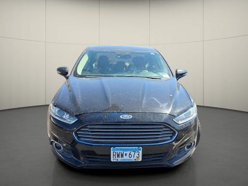 Used 2016 Ford Fusion SE w/ Equipment Group 202A FWD image 2