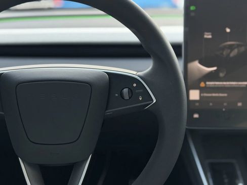 Used 2026 Tesla Model Y Long Range AWD/4WD image 26