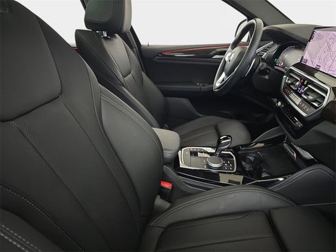 Used 2024 BMW X4 xDrive30i w/ Parking Assistance Package image 11