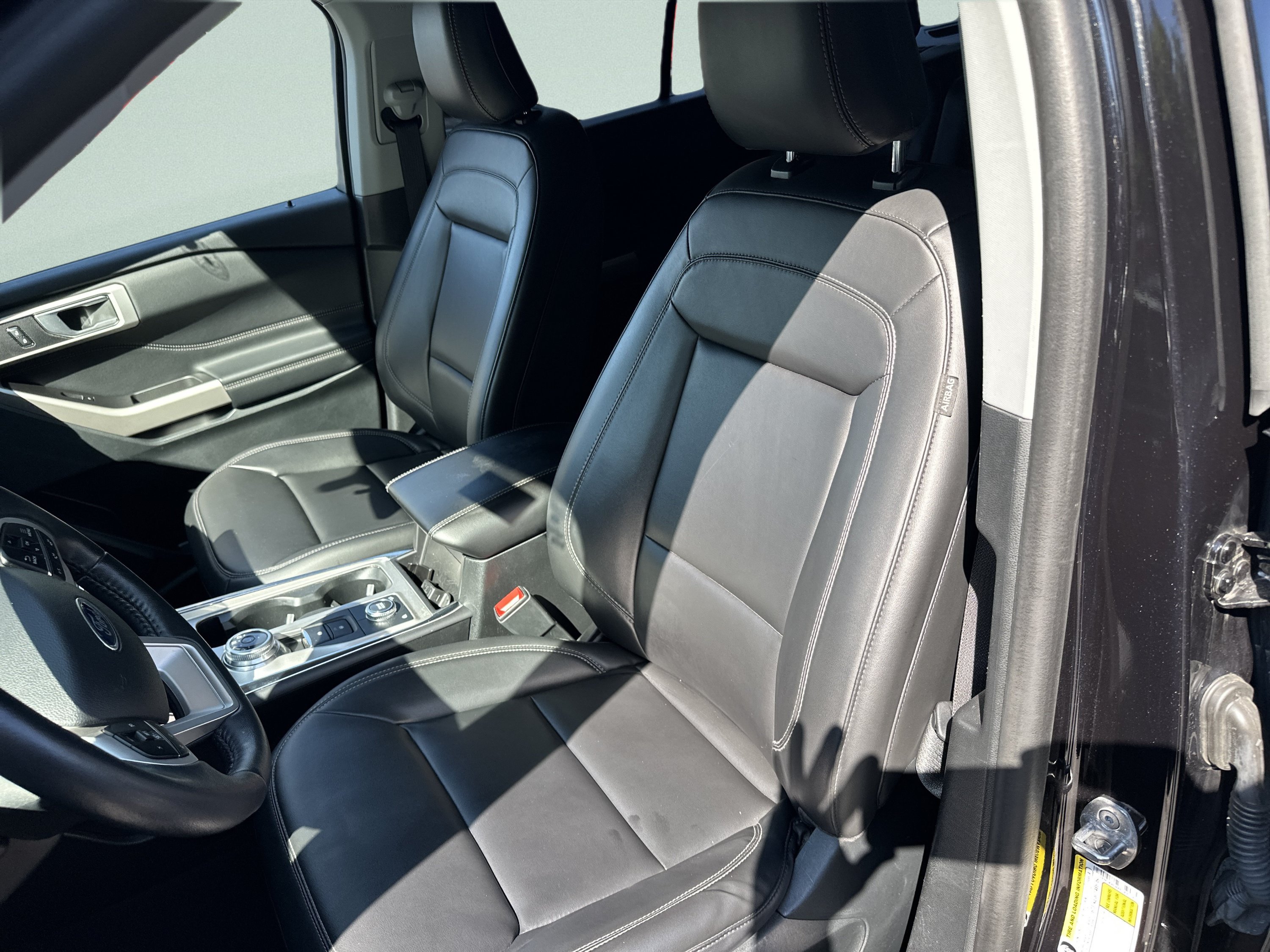 Used 2023 Ford Explorer XLT w/ Equipment Group 202A AWD/4WD image 15