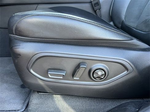 Certified 2023 Jeep Grand Cherokee Altitude image 9