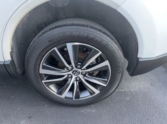 Used 2023 Toyota Venza LE video 1