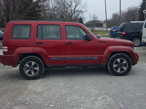 Used 2008 Jeep Liberty Sport image 7