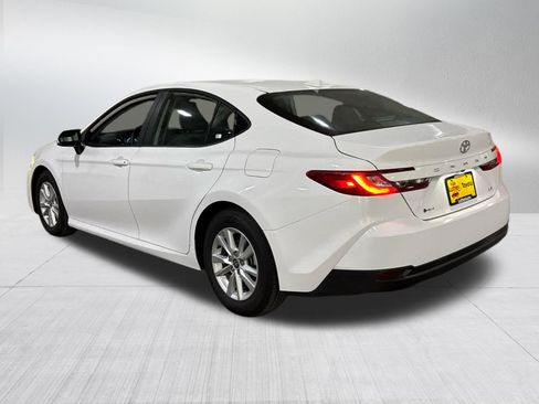 Used 2026 Toyota Camry LE w/ Convenience Package FWD image 4
